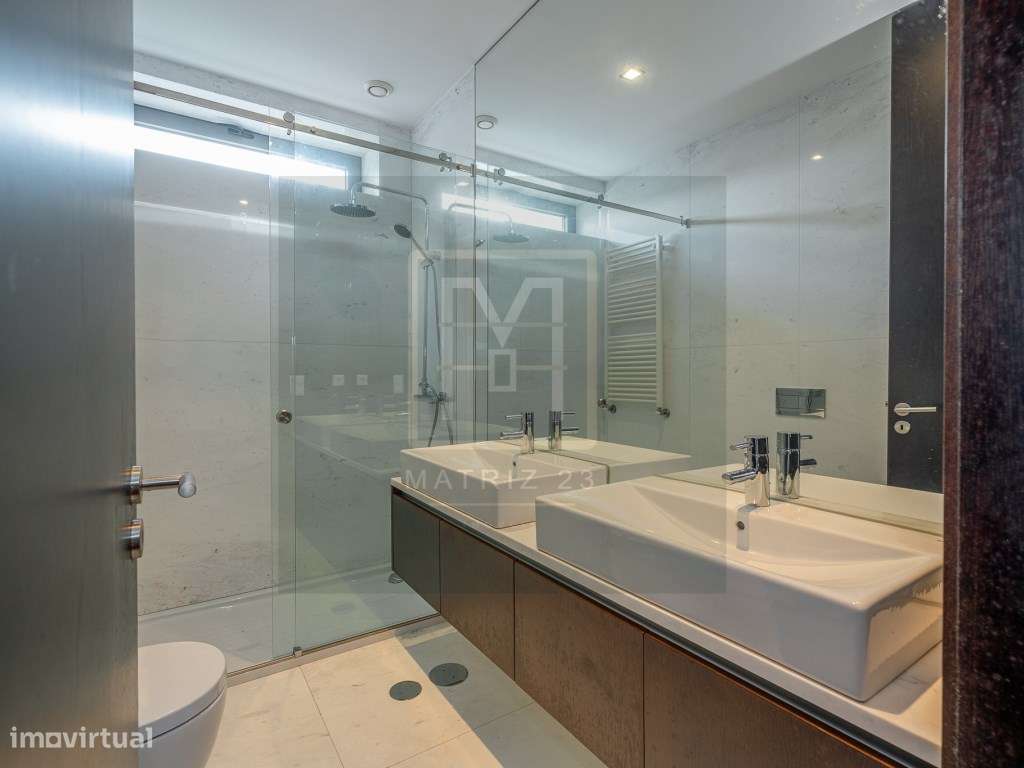 MORADIA T4+1 | 2 TERRAÇOS | LOGRADOURO | GARAGEM | PORTO-48