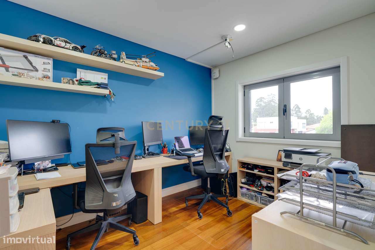 Moradia T3+1 em banda a 5 min do Centro da Cidade de Espinho-9