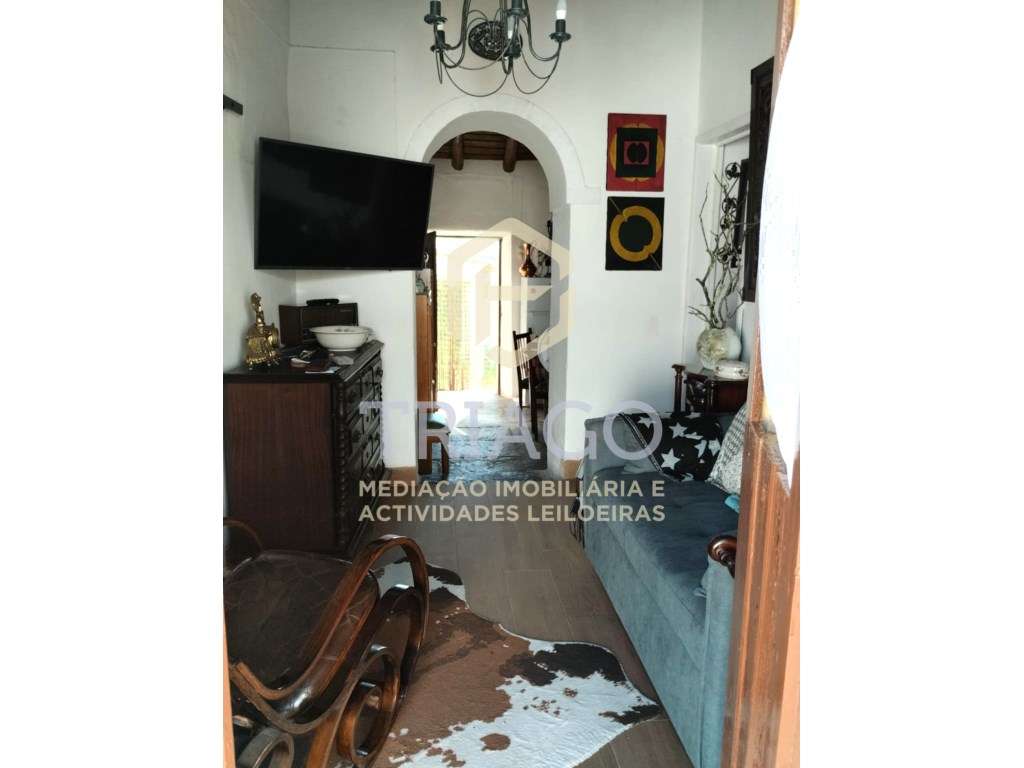 Moradia T2 com Logradouro no Centro da Vila de Barrancos-6