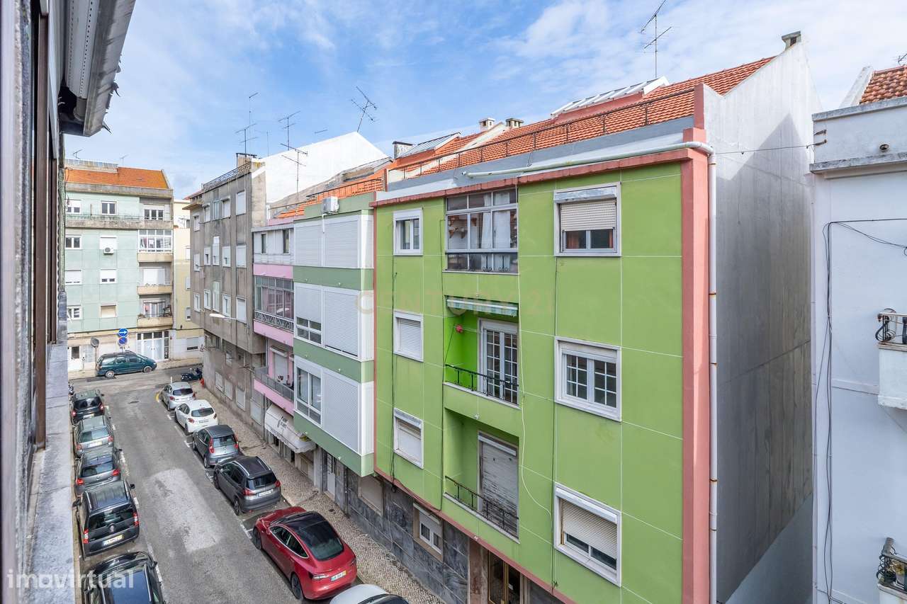 Maravilhoso T1 Remodelado | Moscavide | Excelente Exposição Solar-10