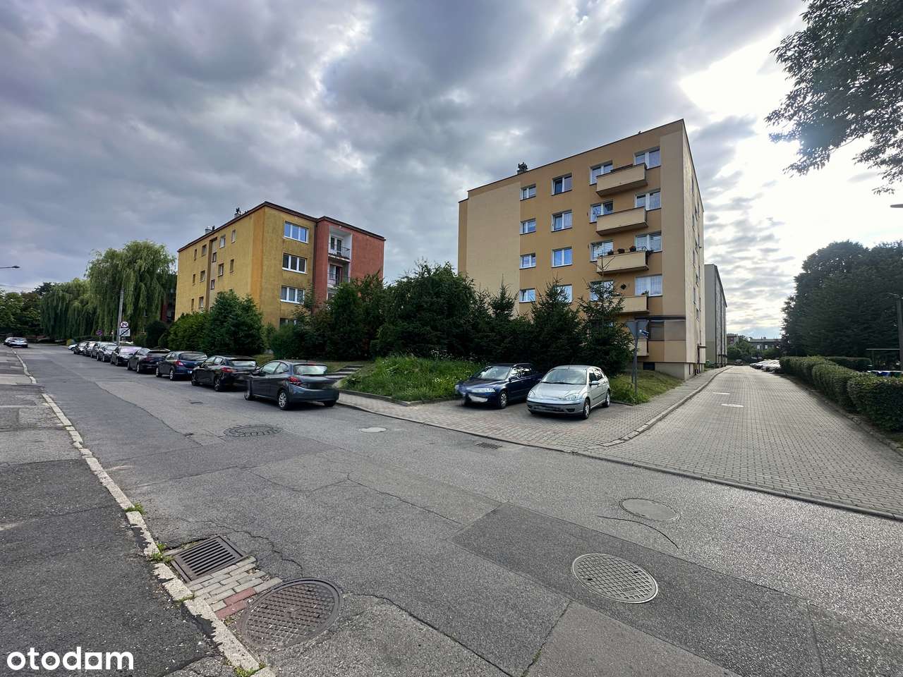 Klimatyczne mieszkanie w sercu Michałkowic-dwa pokoje,duży balkon-11