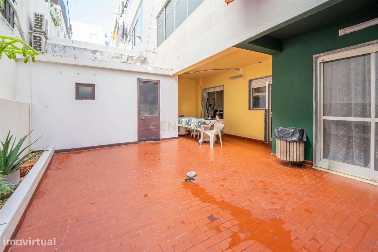 T3 com terraço no coração de Olhão-7