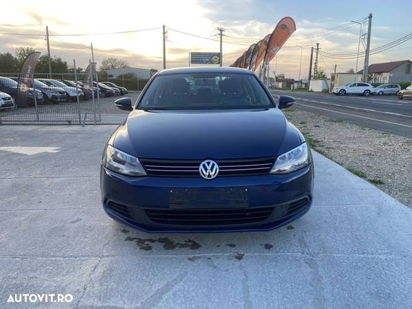 Volkswagen Jetta 1.6 TDI Highline - 10