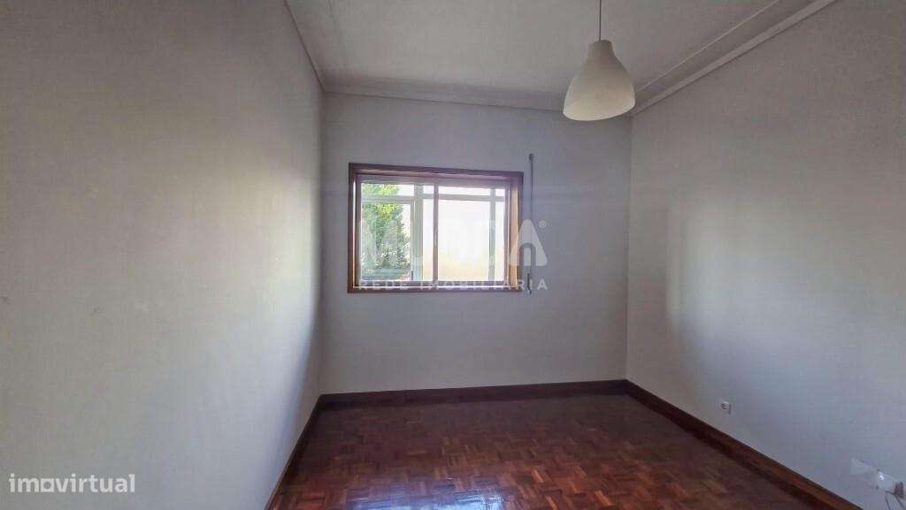 T4 com garagem | Habitação Própria ou Investimento  | Localização exce-11