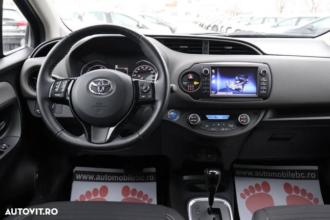 Toyota Yaris - 10