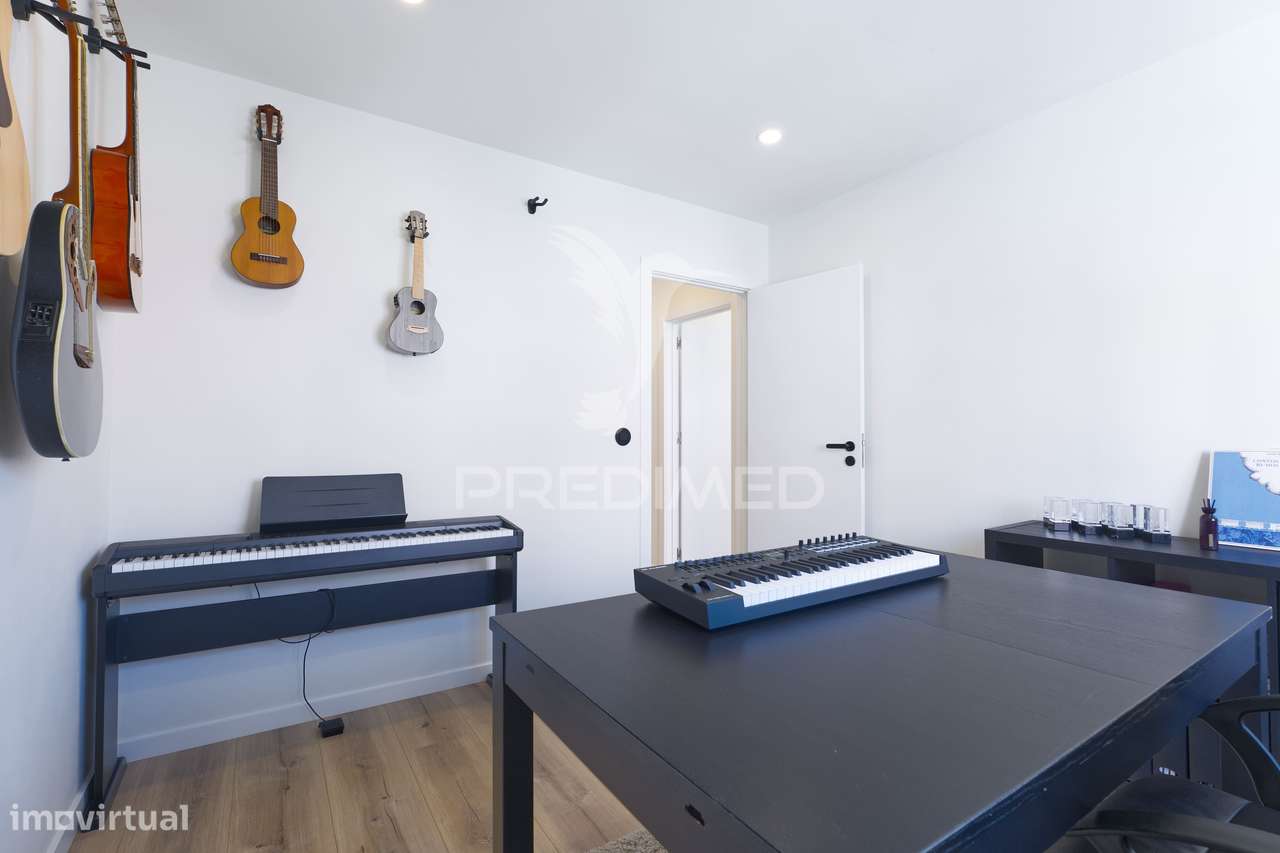 T3 em excelente estado com varanda, perto de Loures e acessos a Lisboa-10