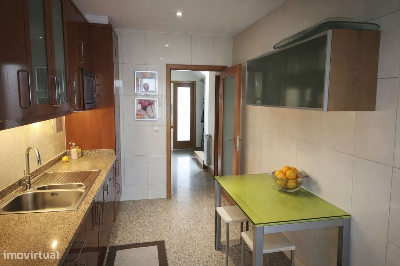 T3 Duplex com terraço em frente ao mar – Lavra-9