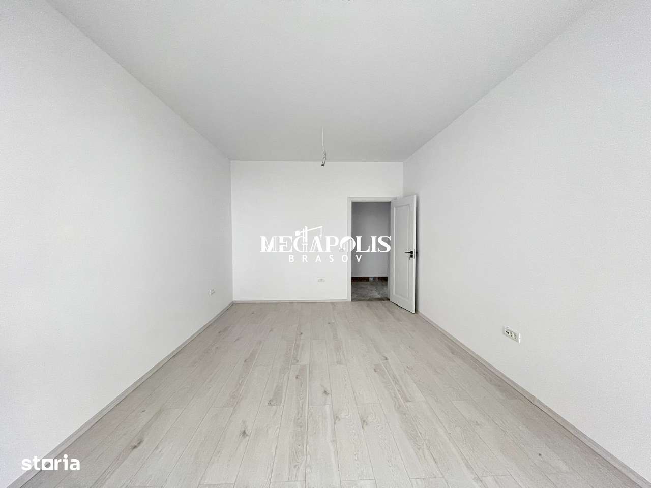 2 camere | Curte 292 mp | Bloc intabulat | 58 mp utili | Parcare - Imagine principală: 3/20