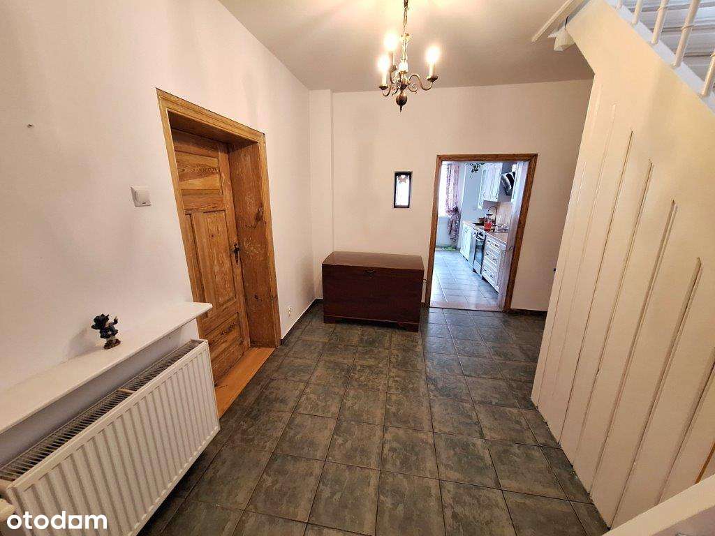 Przestronny dom z dużym ogrodem-9