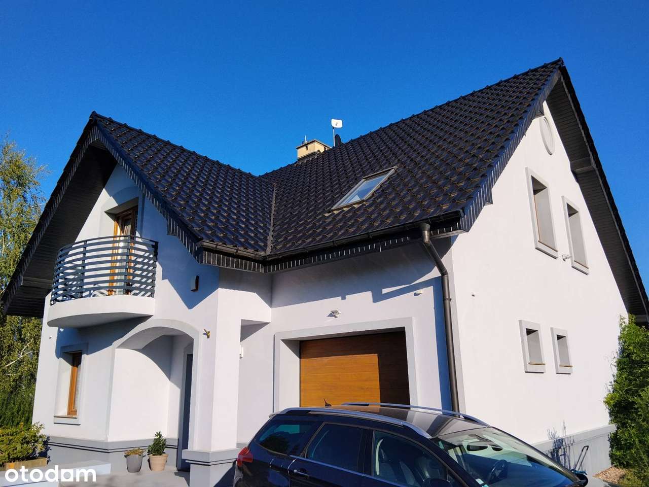 Wolnostojący dom z garażem pod miastem