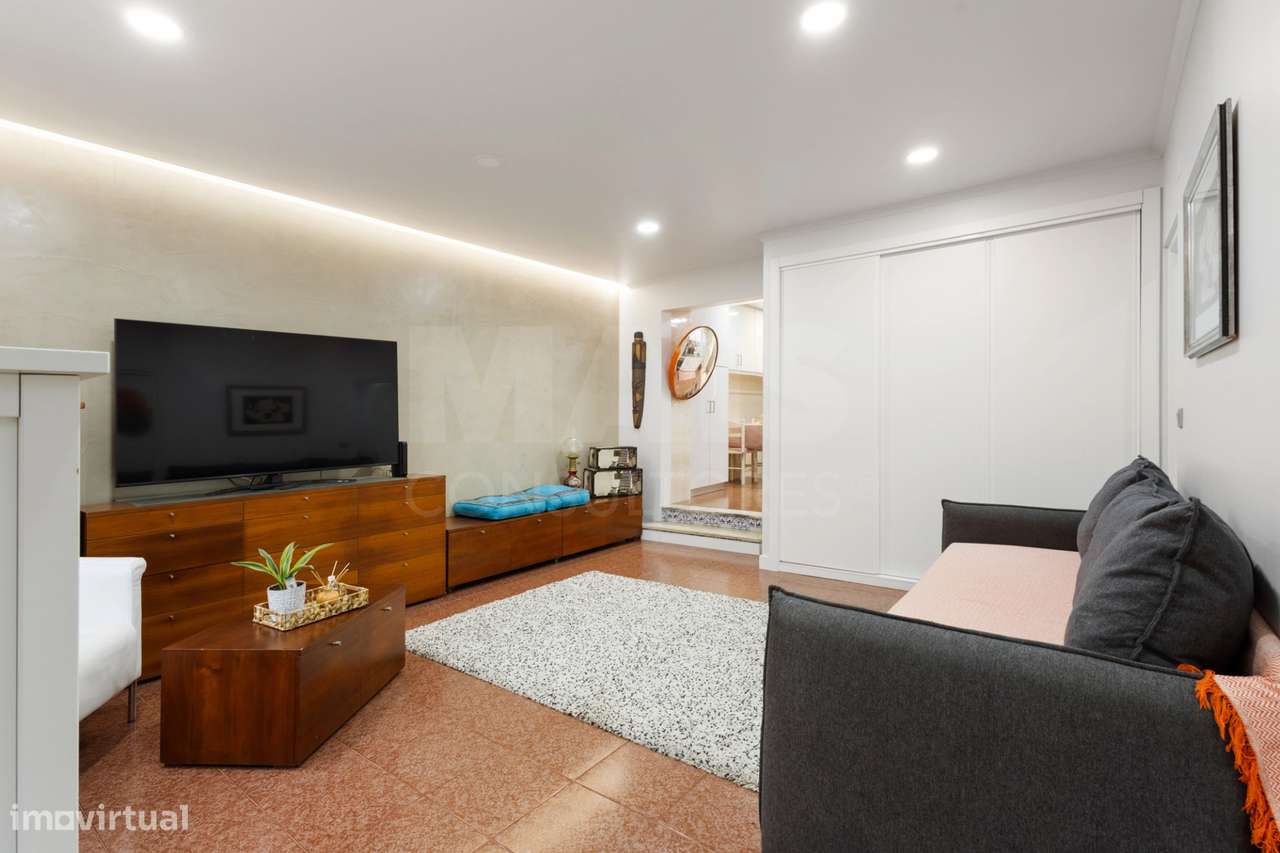 Andar de Moradia T2 Totalmente Remodelado a menos de 10 Minutos das... - Grande imagem: 3/22