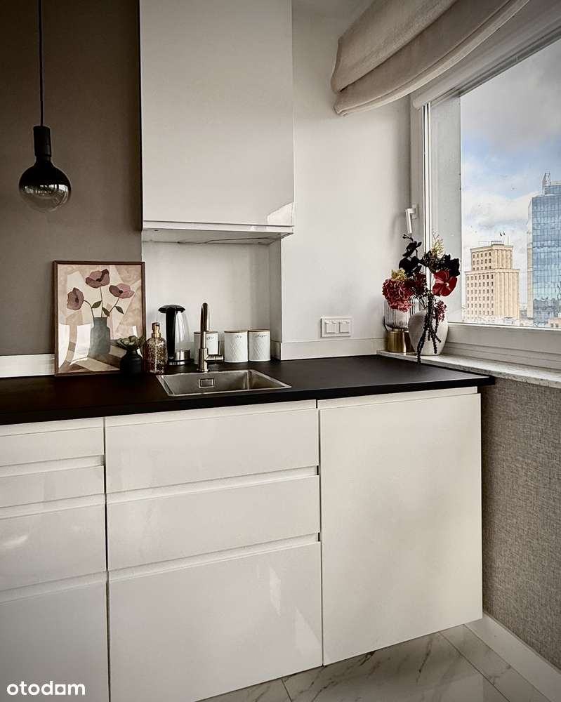 Kawalerka | XII Piętro | Centrum Warszawy-0