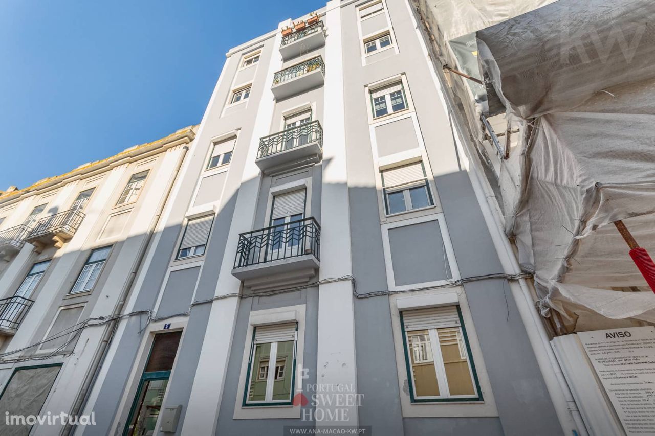 Lisboa, Sete Rios - Apartamento T3+1 Renovado
