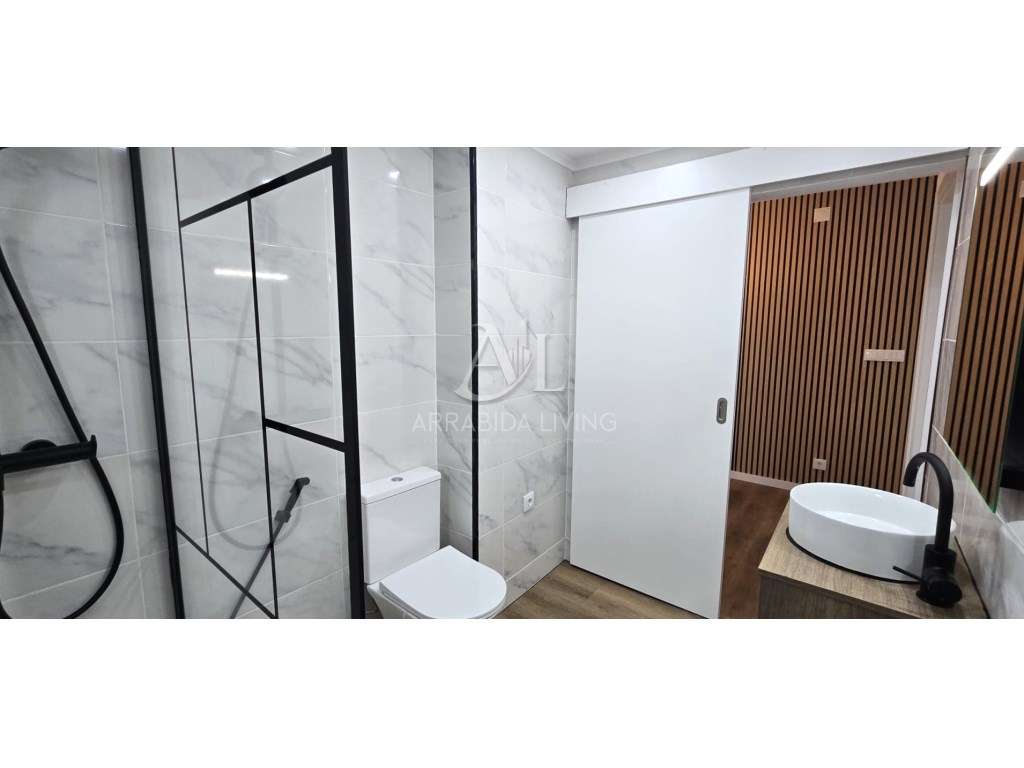 Apartamento de T2 remdoelado na camarinha-12