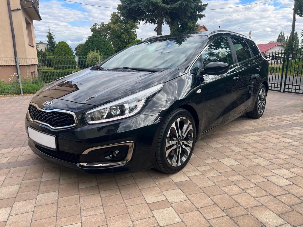 Kia Ceed II (2012-) 1.6 GDI Dream Team Edition 2016
