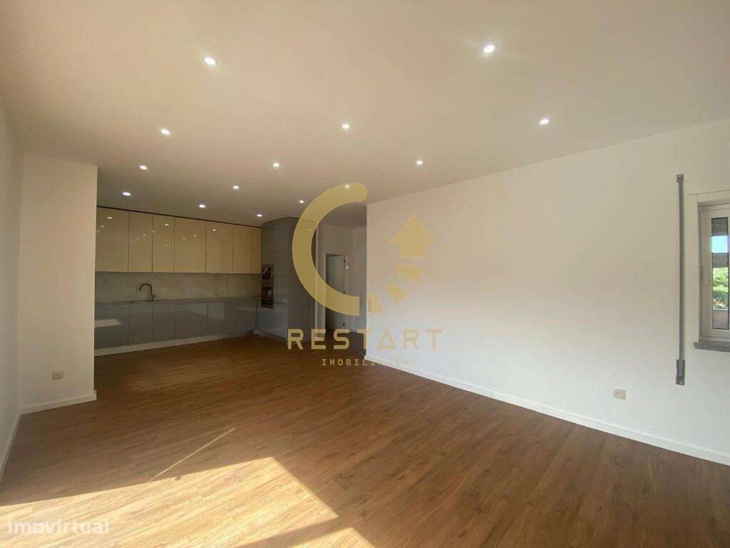 T3 em Águas Santas com 3 frentes, totalmente renovado com muita lumino-8