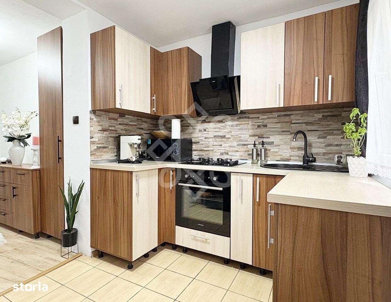 Apartament la curte de vanzare, strada Cardinal Iuliu Hossu Oradea - Imagine principală: 5/18