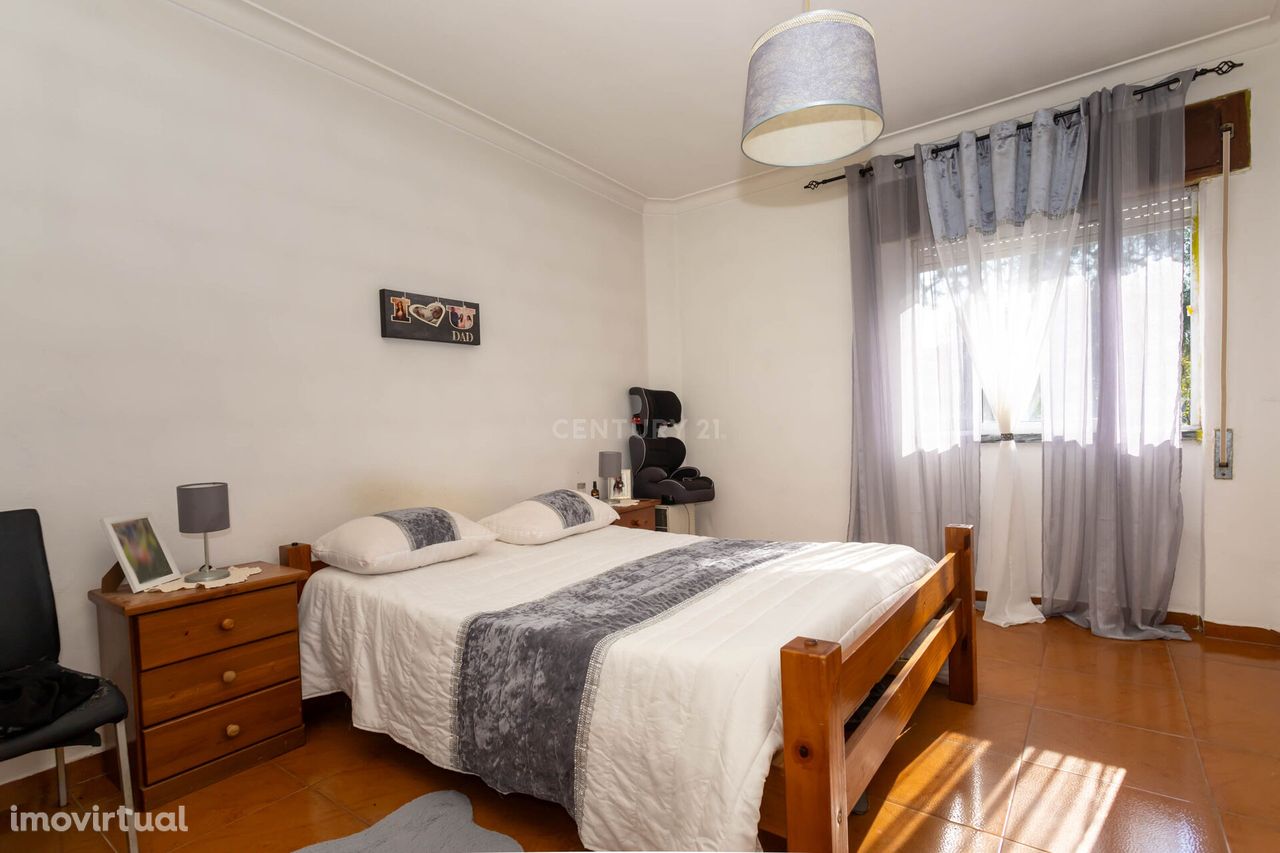 Apartamento T2 em R/c Alto na Baixa da Banheira junto ao Parque Ribeir