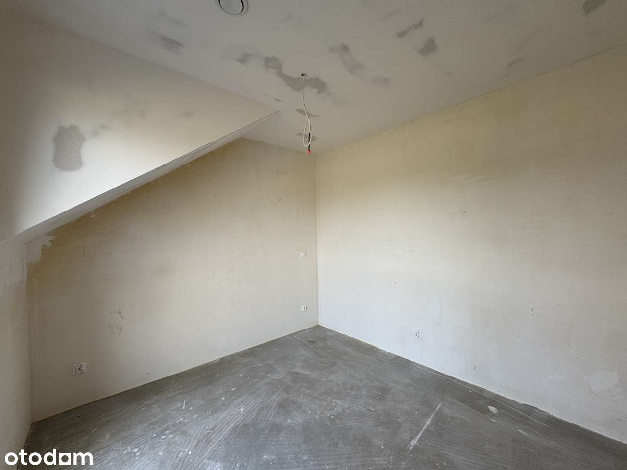 Segment w Lędzinach - ulica Urocza-9