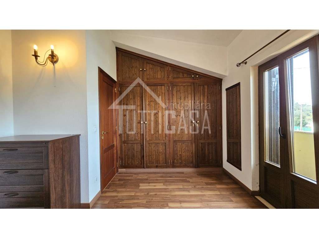 Moradia T3+1 na Venda do Pinheiro-47