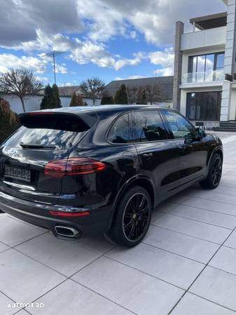 Porsche Cayenne Diesel Platinum Edition - 3