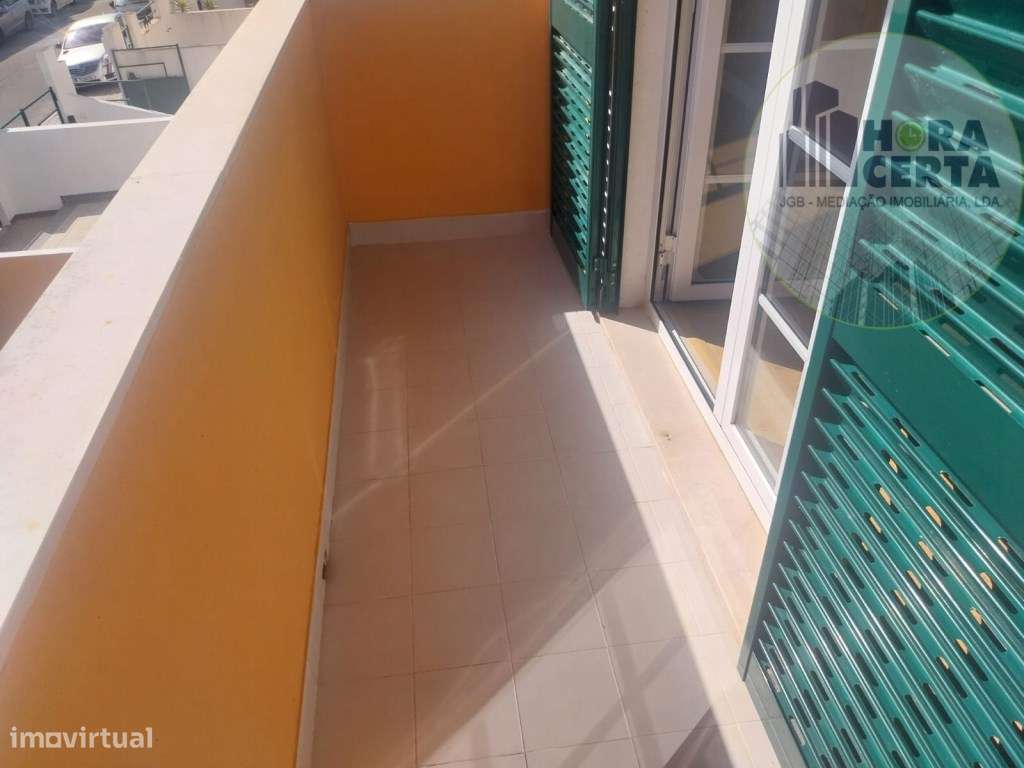 Moradia V4 com piscina em Setúbal!-12