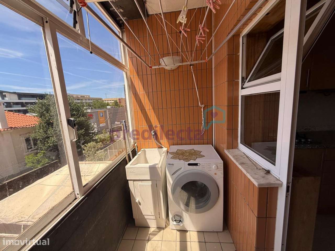 REF3813 - Rentabilidade garantida: T1 c/ box - À Areosa-9