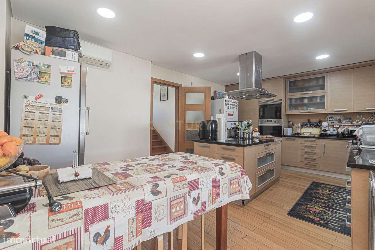 Moradia T3 + 2 na Charneca de Caparica - Óptimas Áreas - Grande imagem: 4/37