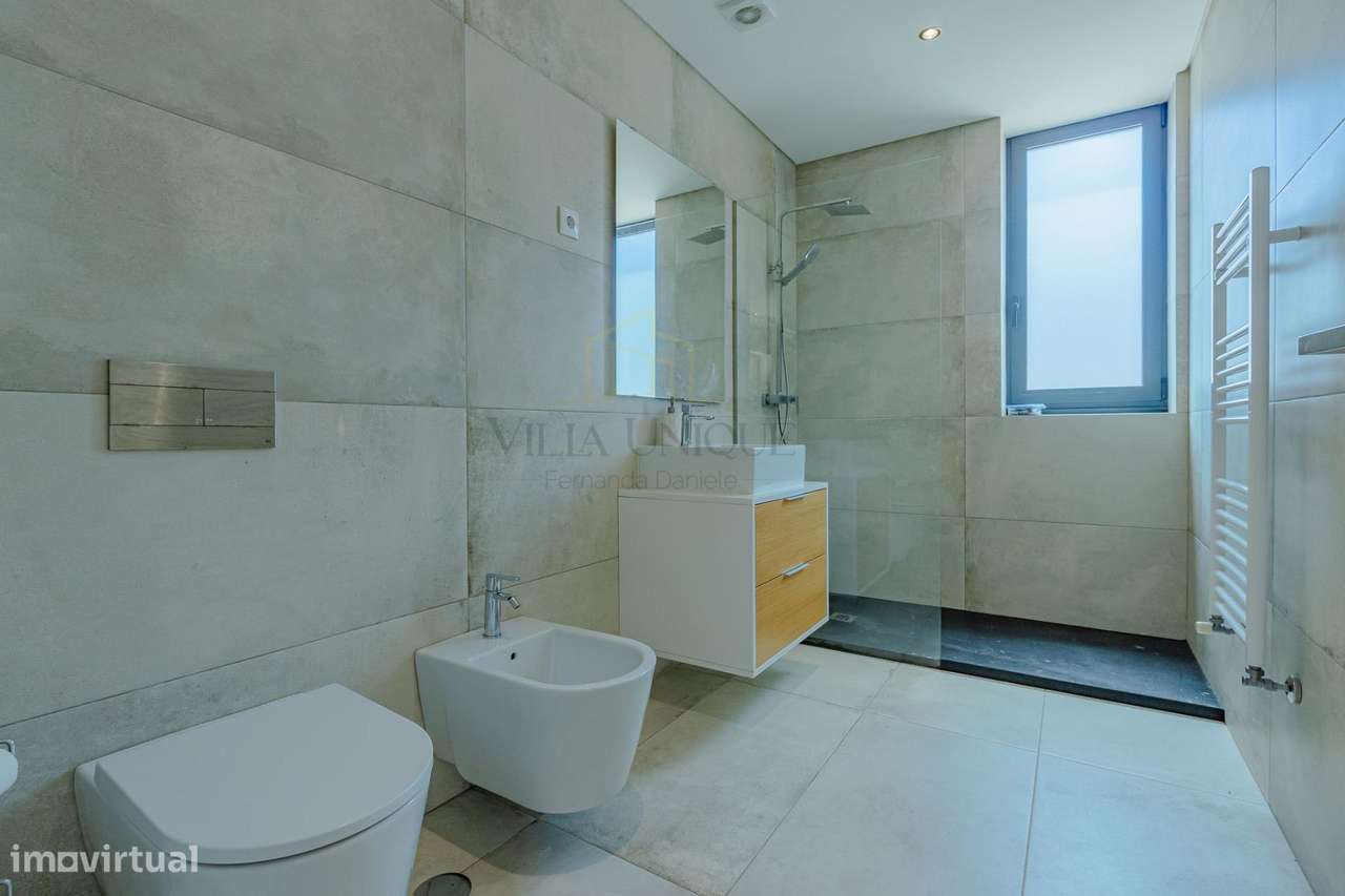 Moradia T4 Moderna com 3 Suítes em Terreno de 460m2-37