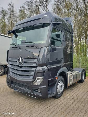 Mercedes-Benz Actros - 4