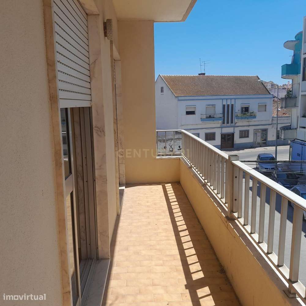 Edifício T3 em Montijo com Excelente Localização-2