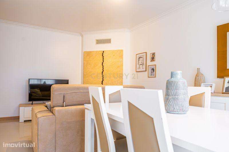 Apartamento T2 com elevador, lugar de estacionamento e arrecadação na-20