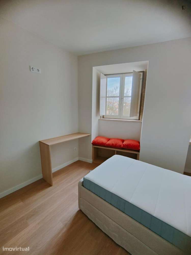 Estúdio - localizado em Alta Universitária Coimbra - Grande imagem: 4/8