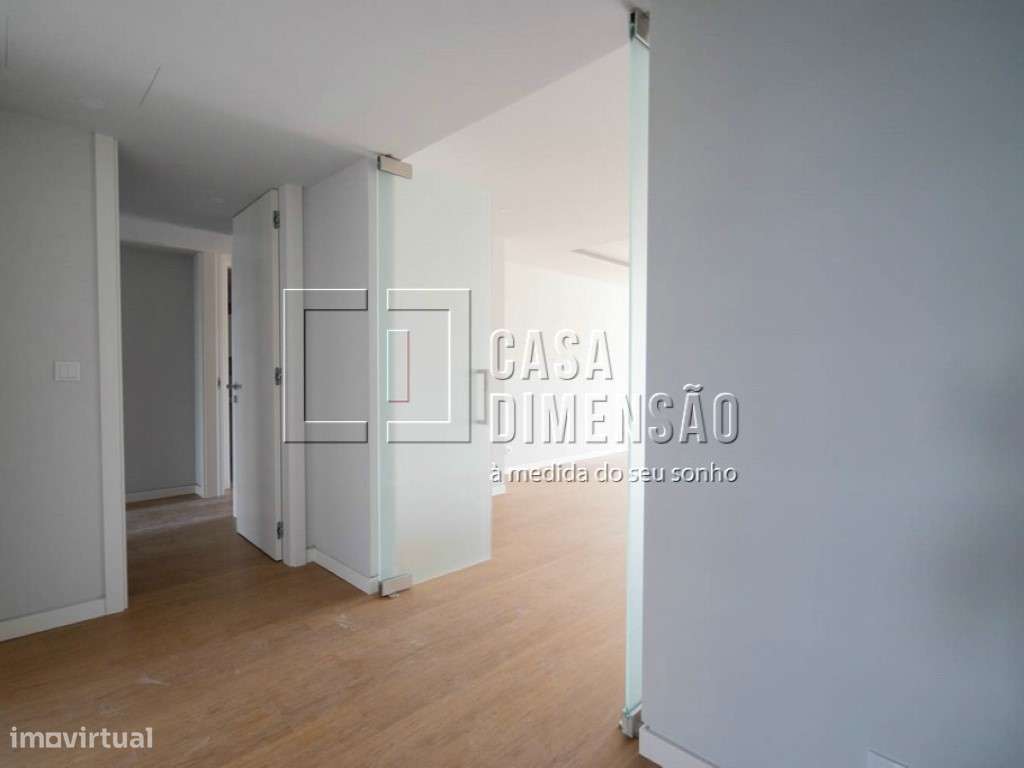 Apartamento de tipologia T1, novo com 78m2 e terraço de 92m2, inser... - Grande imagem: 4/39