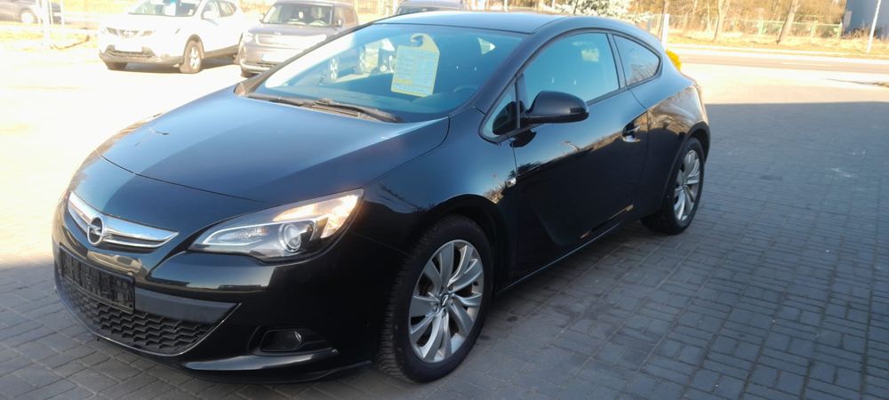 Opel Astra J 2011