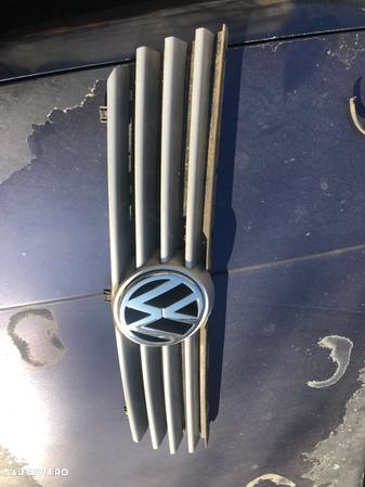 Grila cu emblema fata Volkswagen Polo 6N gri - 4