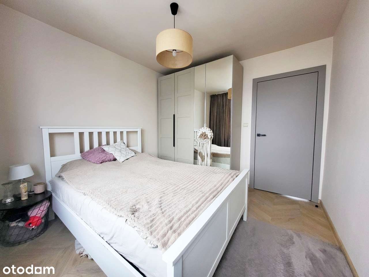 BEZ PROWIZJI! Wyremontowane 2 pokoje z oddzielną kuchnią i loggią-1