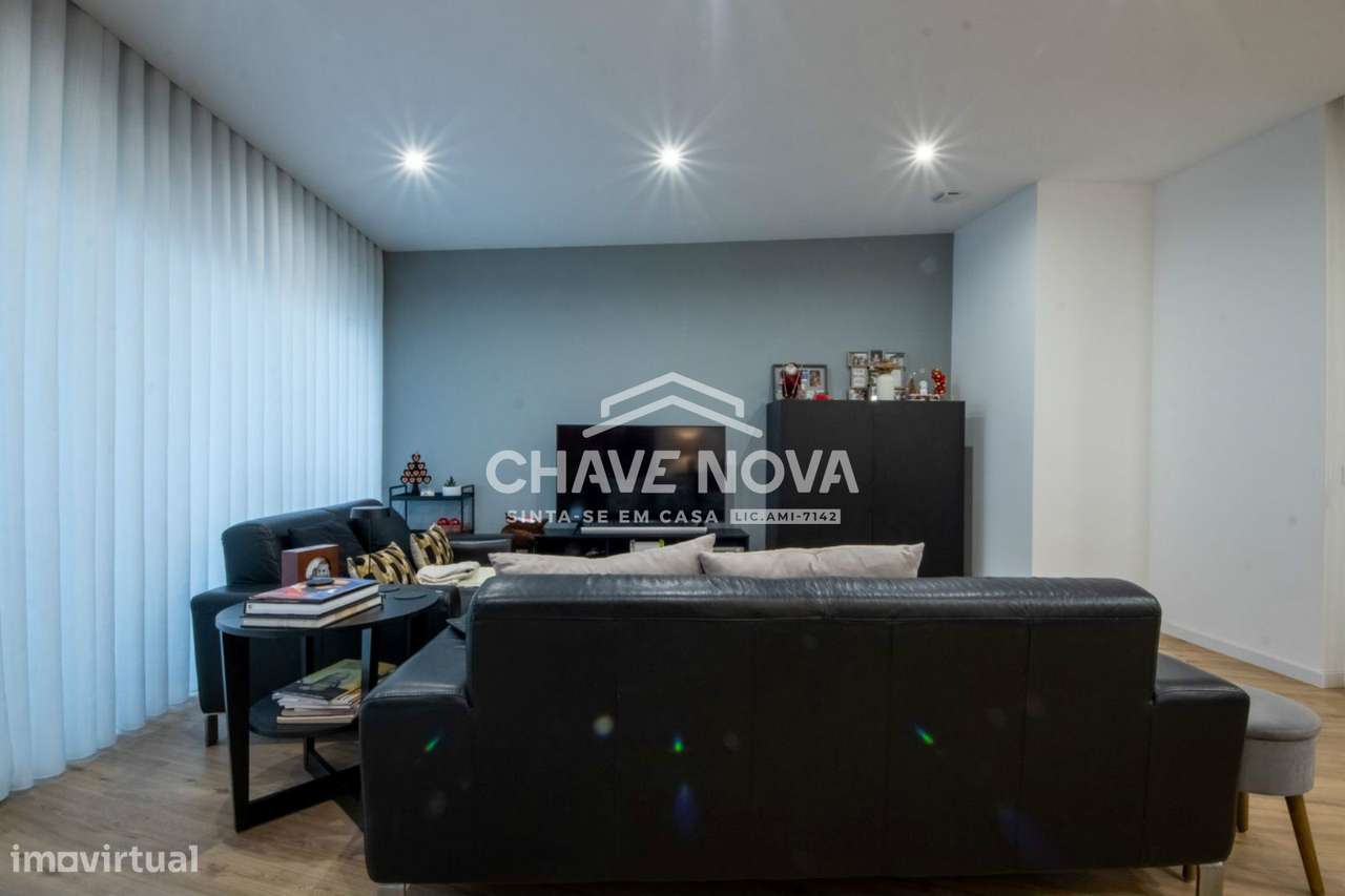 Moradia Isolada T4 em Milheirós - Grande imagem: 2/24