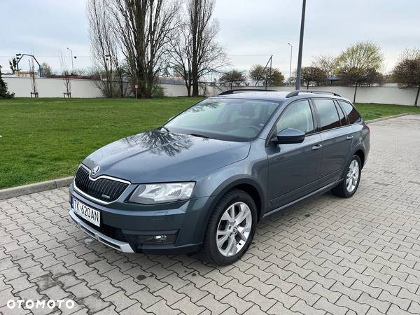 Skoda Octavia Scout 2.0 TDI 4x4 DSG - 2