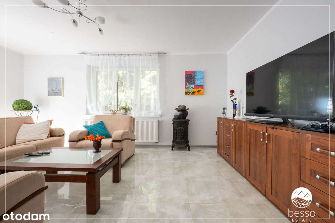 80 KM OD PAŁACU KULTURY. Posesja z bezpośrednim dostępem do rzeki.-9