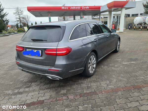 Mercedes-Benz Klasa E 220 d T 9G-TRONIC Exclusive - 5