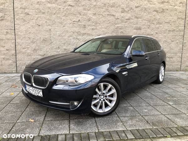 BMW Seria 5 530d xDrive Touring - 2