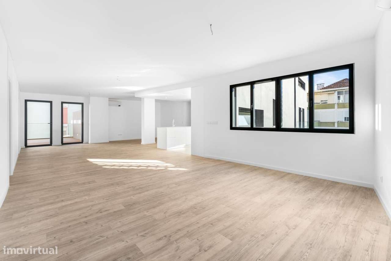 Apartamento T3 Com Estacionamento Odivelas