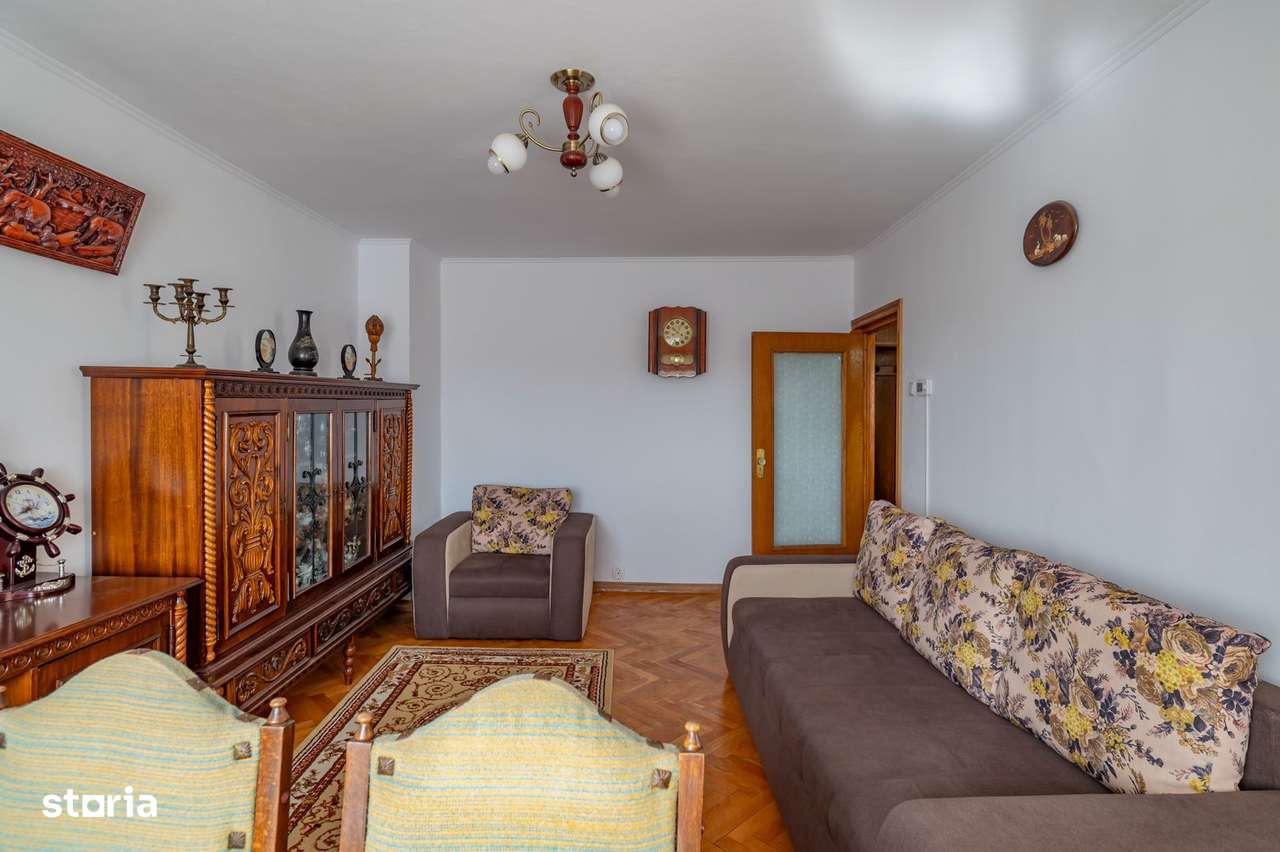 Inel 2 – Dezrobirii – 3 camere decomandate, 2 băi, etaj 3/4, bloc 1987-4