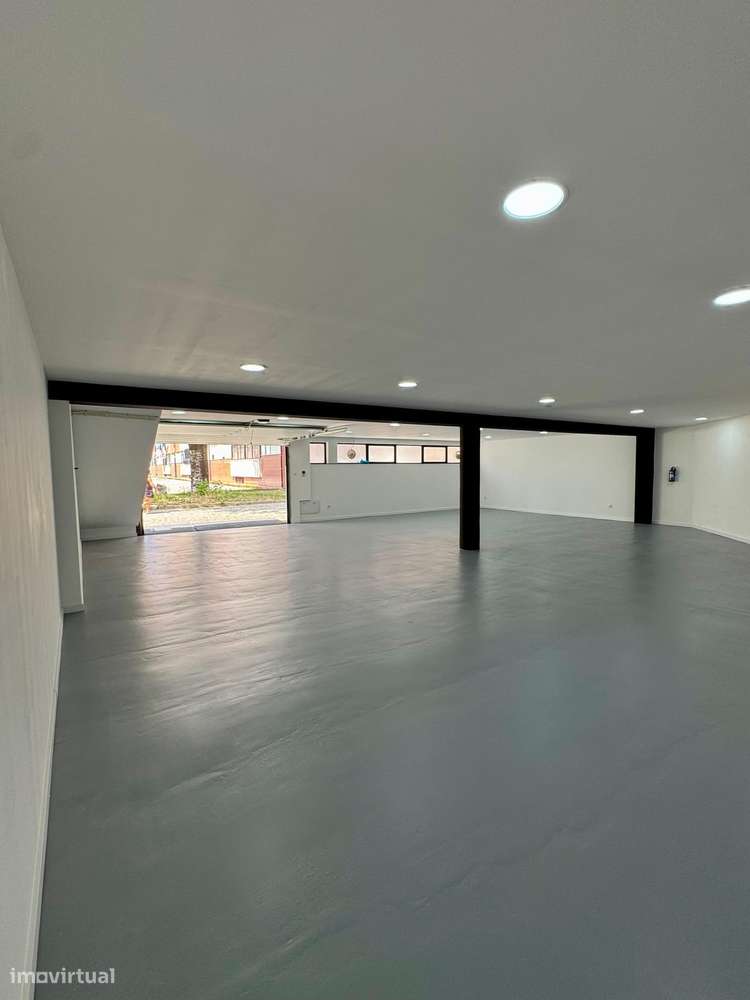 Garagem com excelentes áreas-23