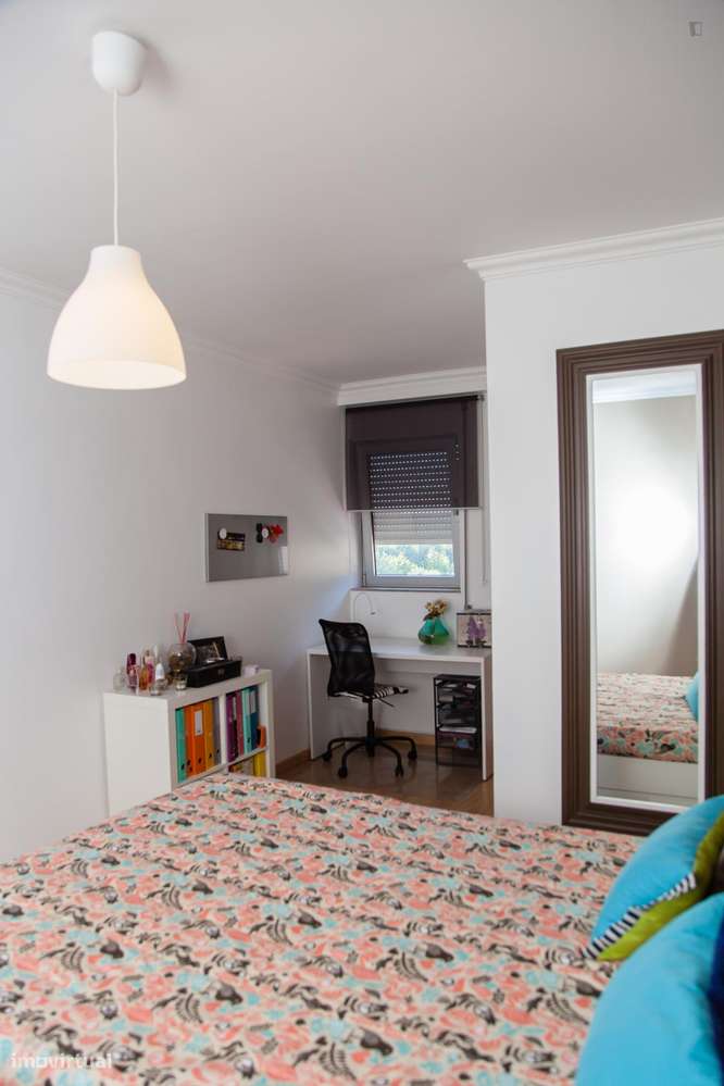 Quarto - localizado em Baixa Coimbra - Grande imagem: 5/10