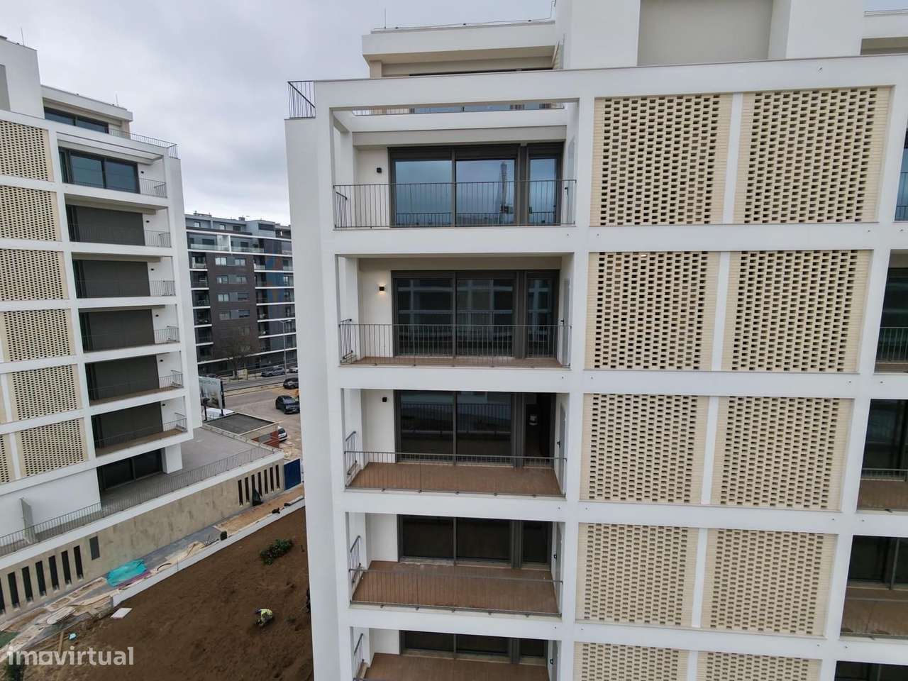 Apartamento T4 com jardim, Loures-16