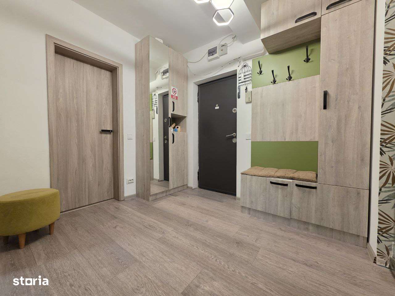 Apartament cu 2 camere de vanzare Central - Str. Crisan-13