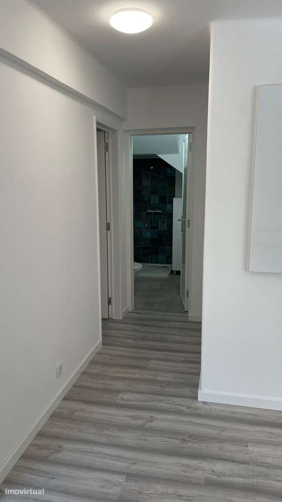 T1 completamente remodelado no centro de Algés - Grande imagem: 5/9