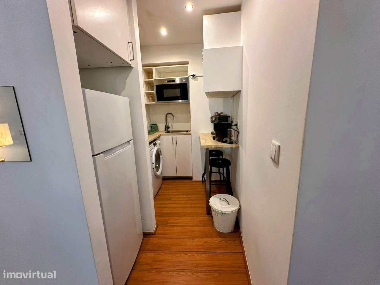 Apartamento T1 transformado em T0 no coração de Lisboa.-10